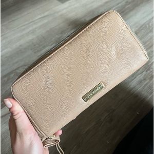 Steve Madden tan wallet
